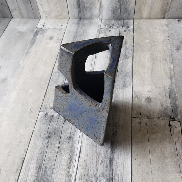 Ikebana Art Pottery Triangle Vase Signed by Artist - Picture 3 of 7